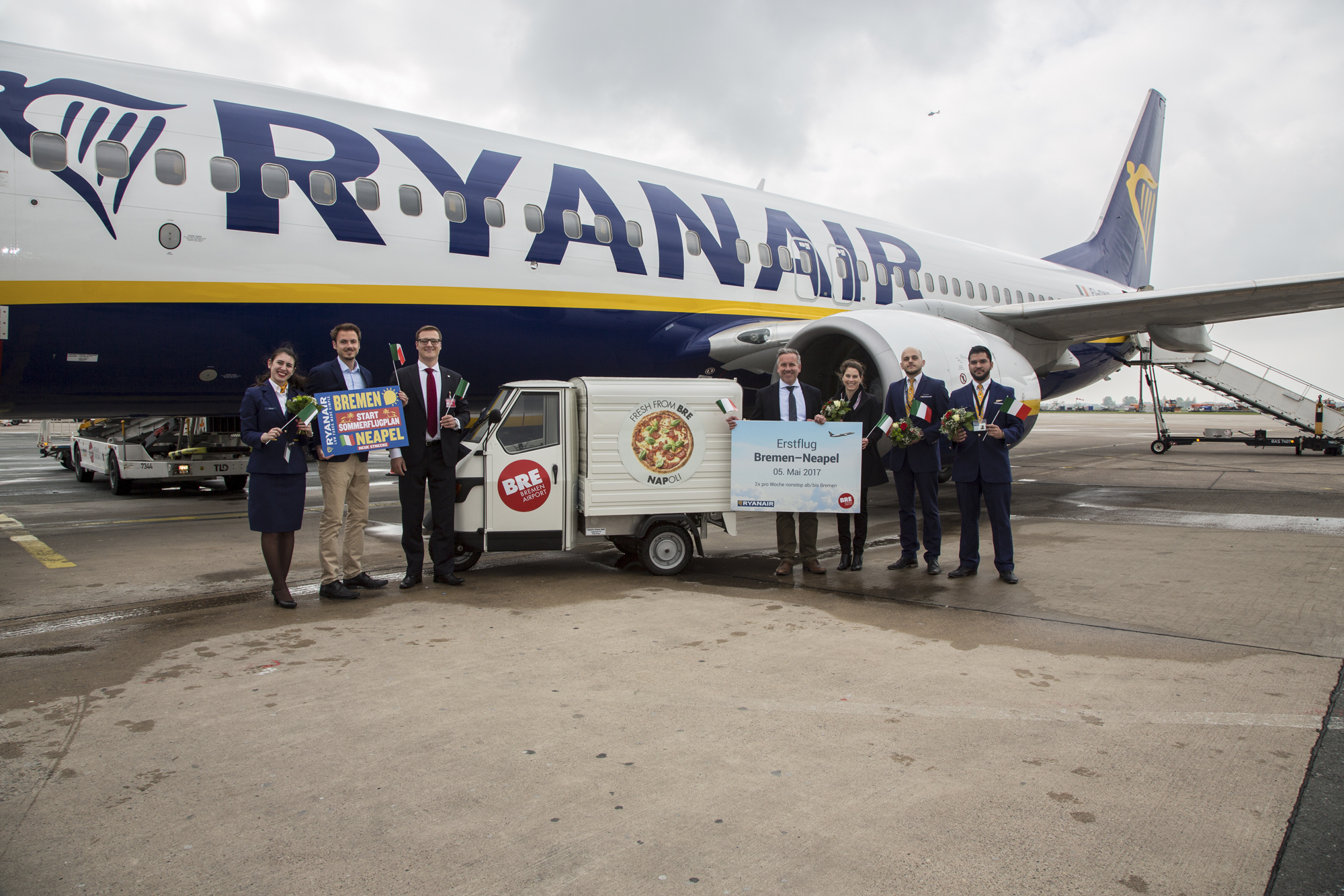Ryanair Startet Sommerflugplan 2017 Für Bremen Und Feiert Erstflug Nach Neapel