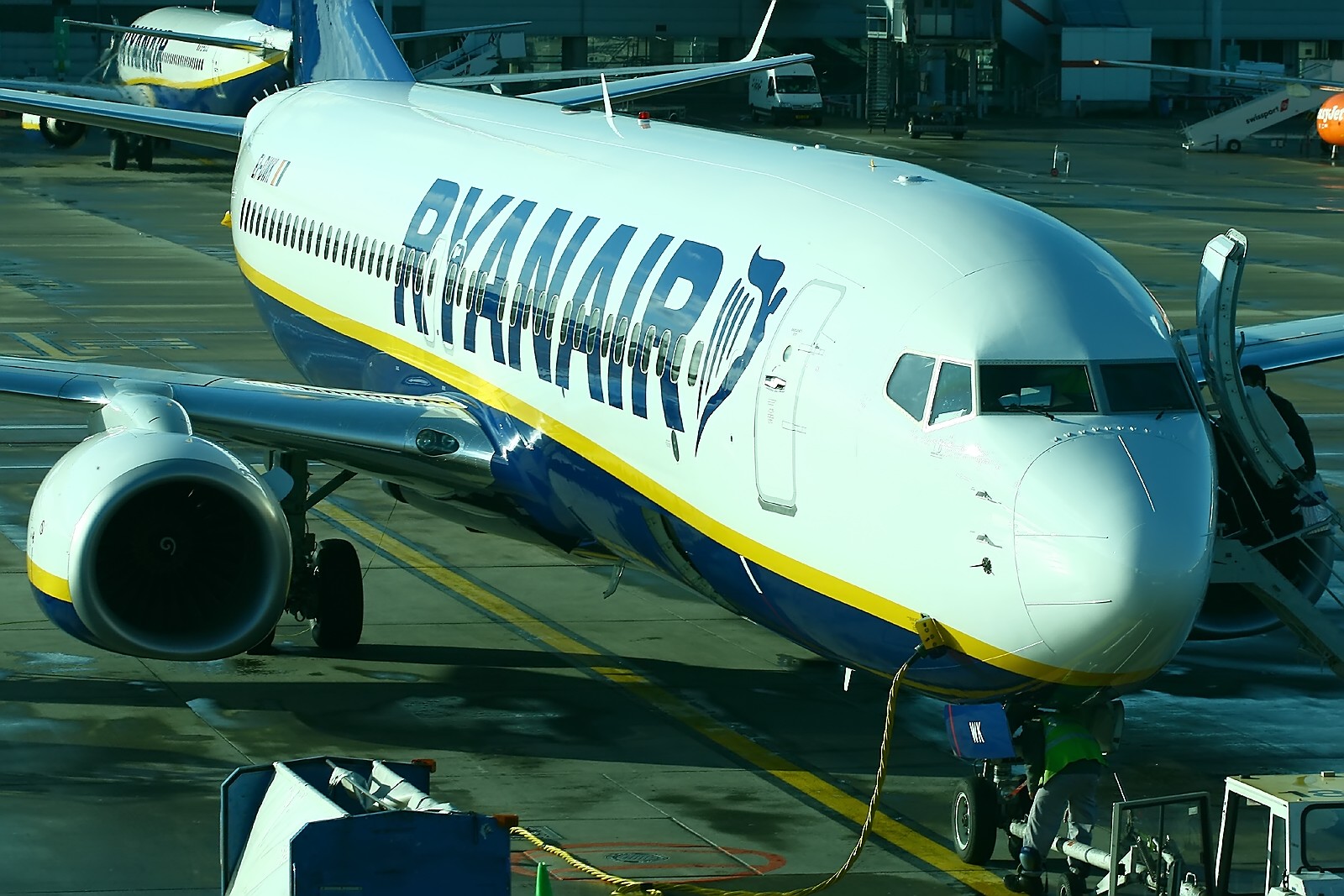 Ryanair To Lower Checked Bag Fees (& Raise Size Allowance)To Eliminate Boarding Delays     –      Non-Priority Customers Must Put 2nd (Bigger) Bag In Hold (Free Of Charge) From November
