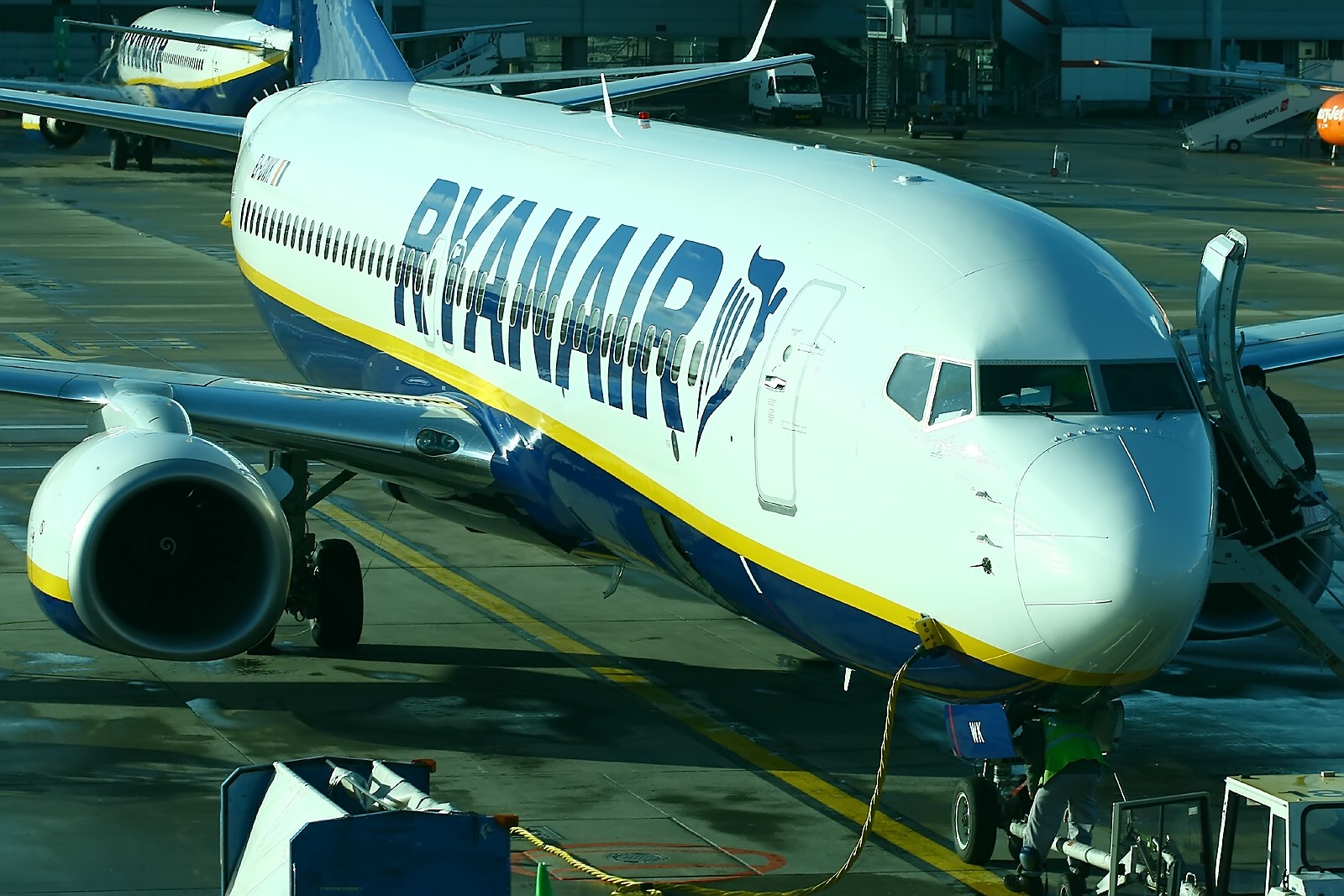 ryanair checked bag cost