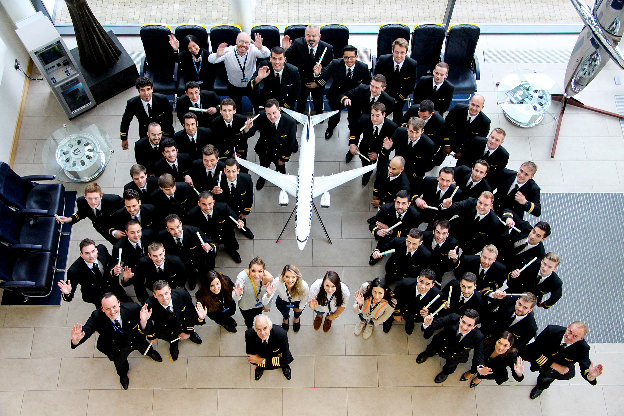 45 Νεοι Πιλοτοι Στη Ryanair Σημερα