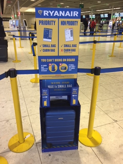 ryanair check in luggage price