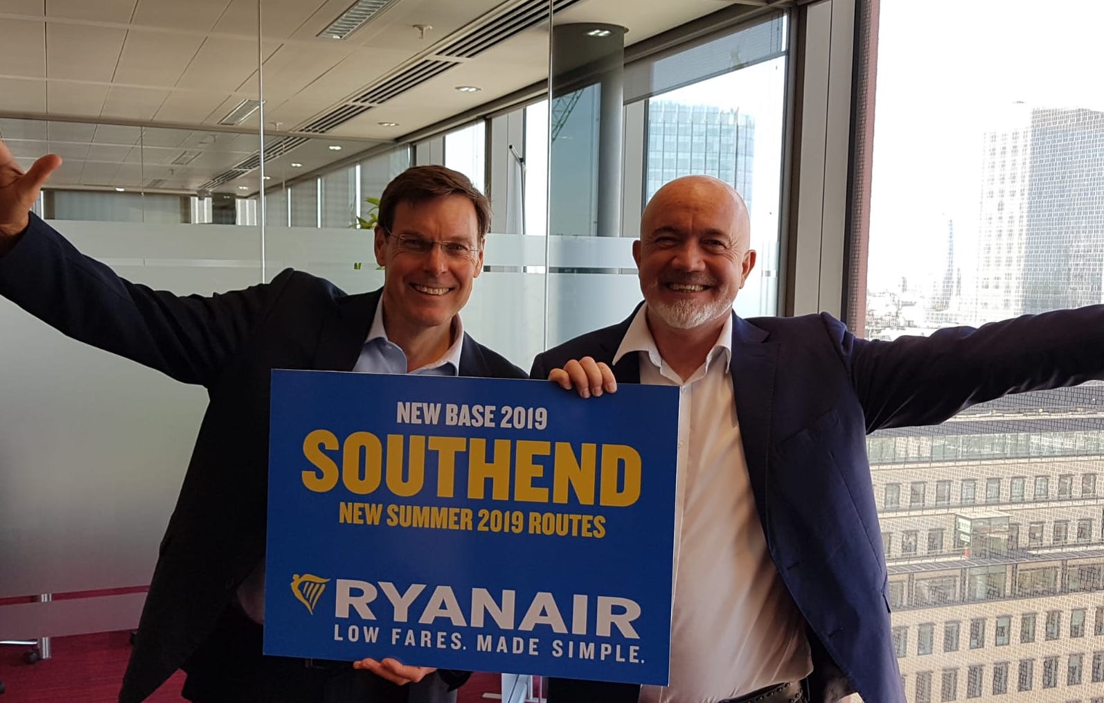 H Ryanair Ανακοινωνει Νεο Δρομολογιο Απο Κερκυρα Προς Λονδινο Σαουθεντ