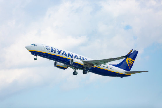 ryanair plane