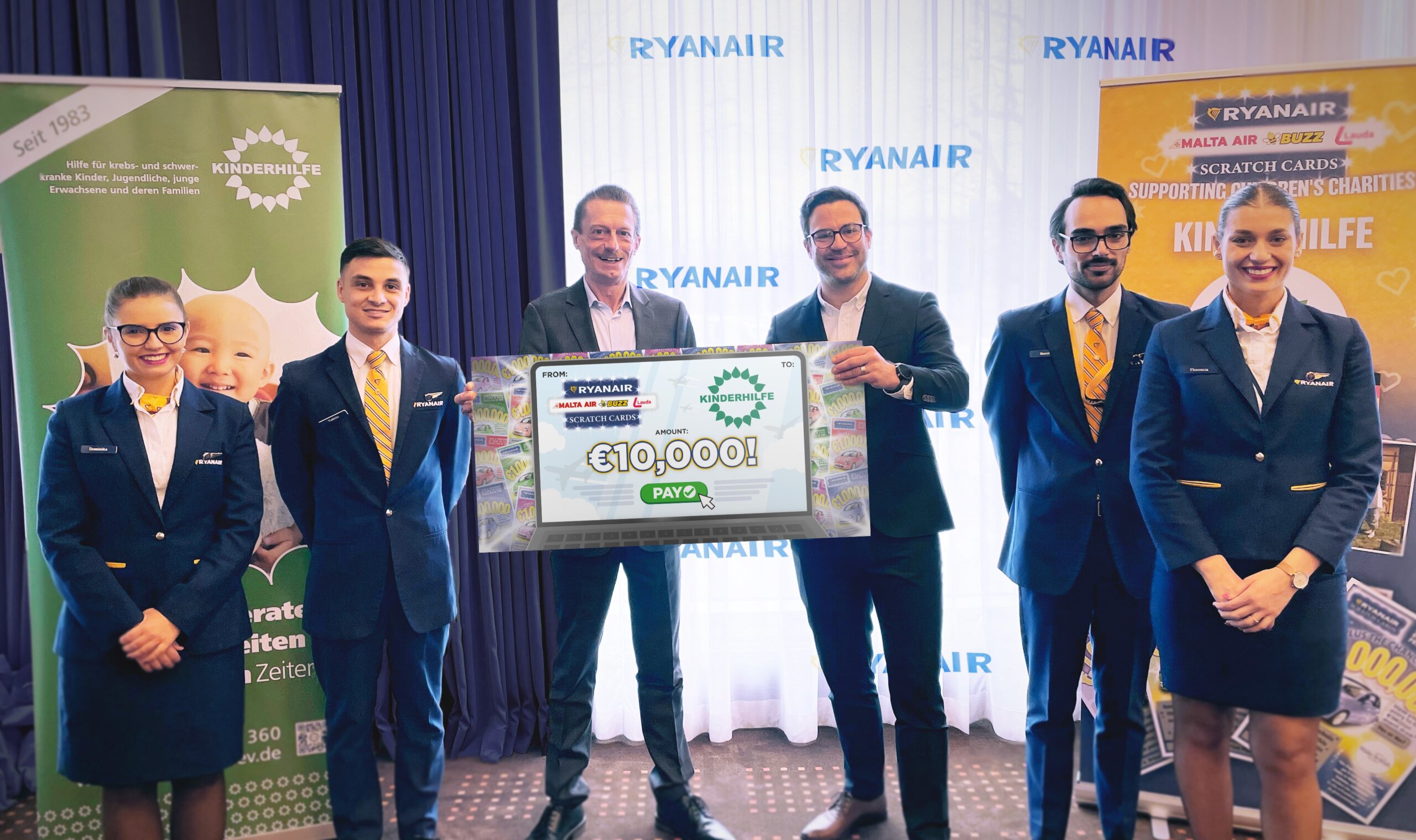 Ryanair Spendet 10.000 € An Die KINDERHILFE Rubbellos-Verkäufe Unterstützen Wohltätigkeitsspende