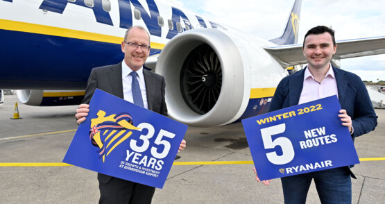 Nick Barton, Birmingham Airport Chief Executive (l) and Ray Kelliher, Ryanair Director of Route Development (r) at today's announcement