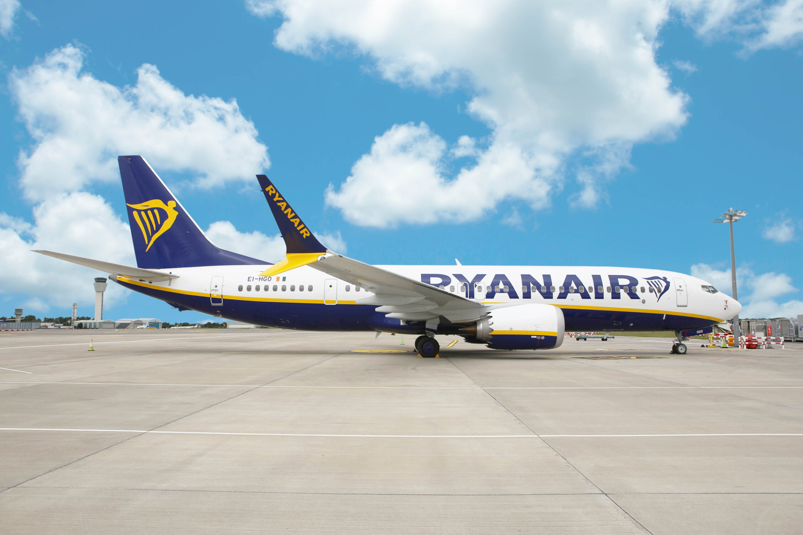 RYANAIR MAY TRAFFIC GROWS 11% TO 18.9M GUESTS