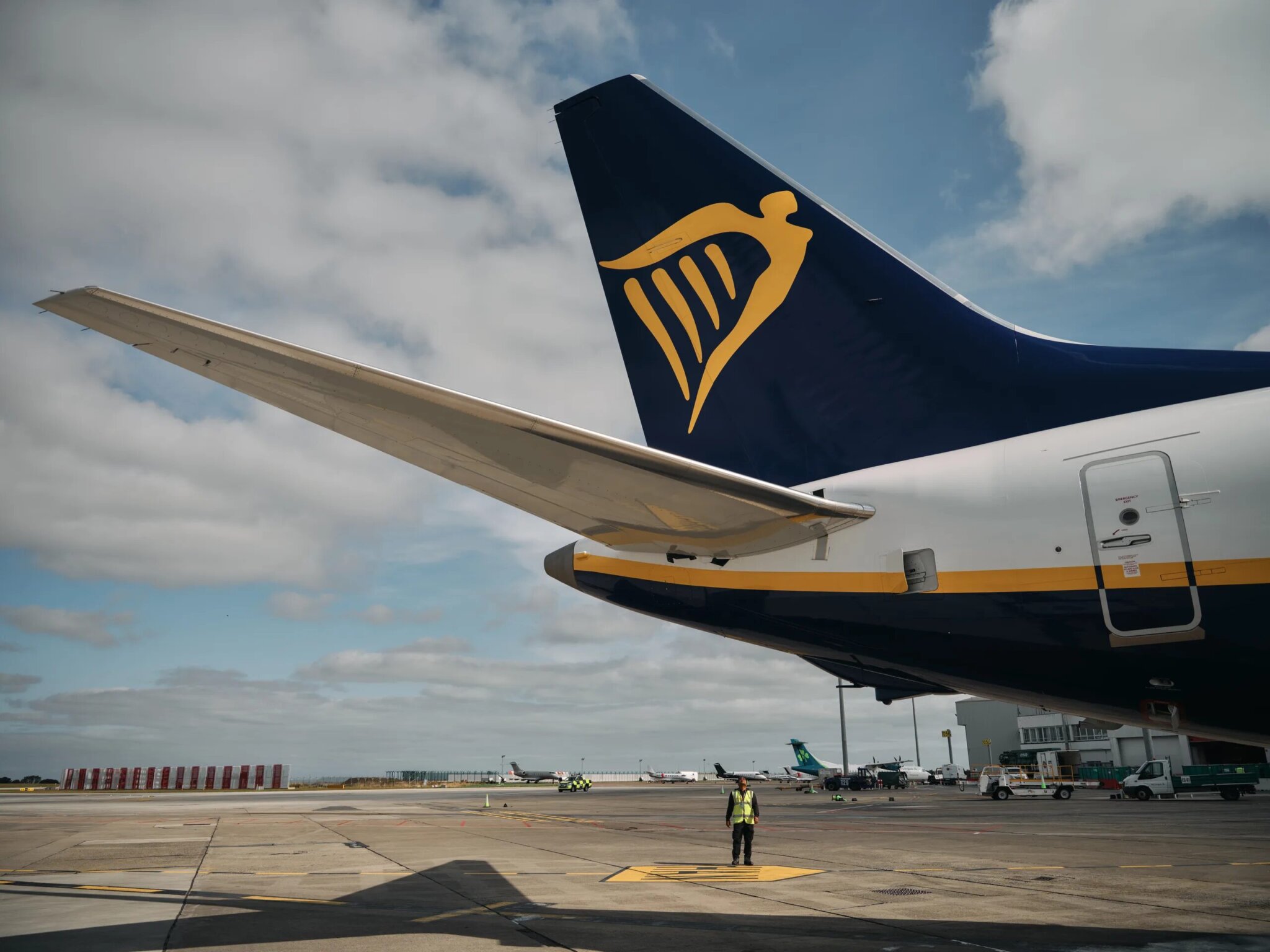 RYANAIR STARTET 3 NEUE SOMMER 2025 ROUTEN VON LINZ NACH ALICANTE UND BARI SOWIE VON SALZBURG